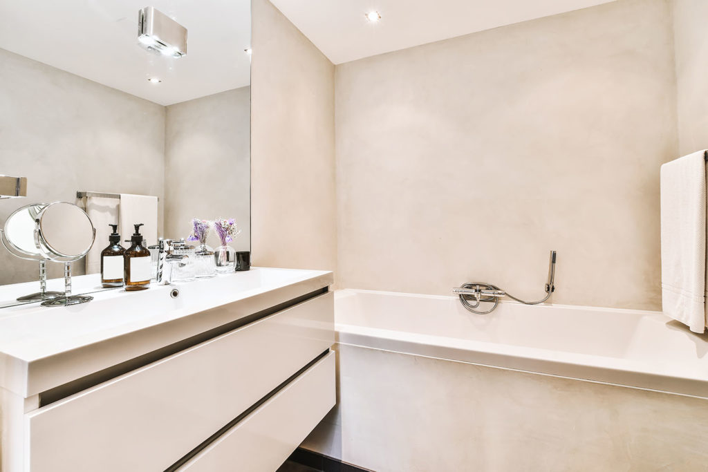 Relooking salle de bains : les conseils à suivre 