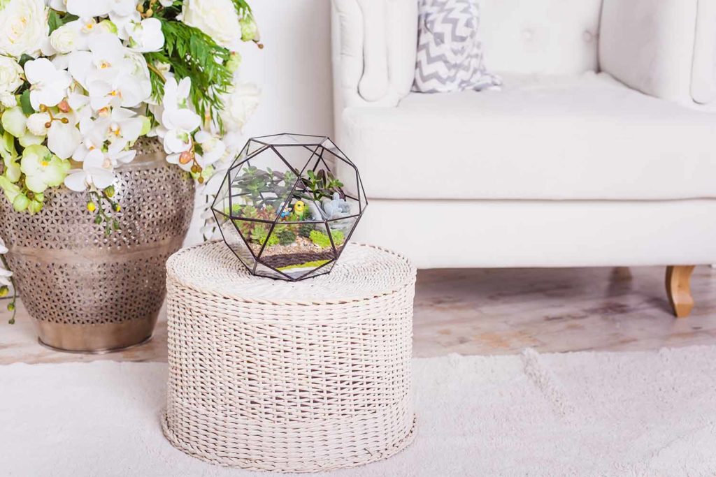 La table basse en rotin pour un intérieur bohème et chaleureux 