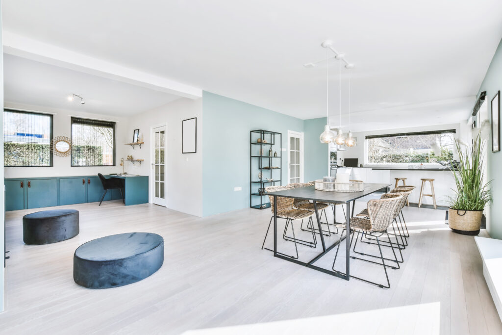 Aménager une petite maison : Conseils pratiques pour optimiser l’espace