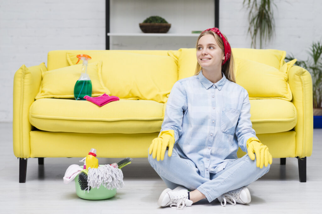 5 astuces pour garder un intérieur propre avec un emploi du temps chargé