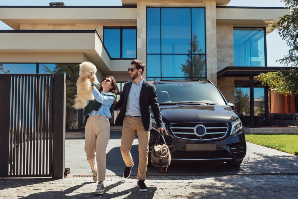 Acheter ou construire une maison de luxe : pourquoi l’achat peut être la meilleure option