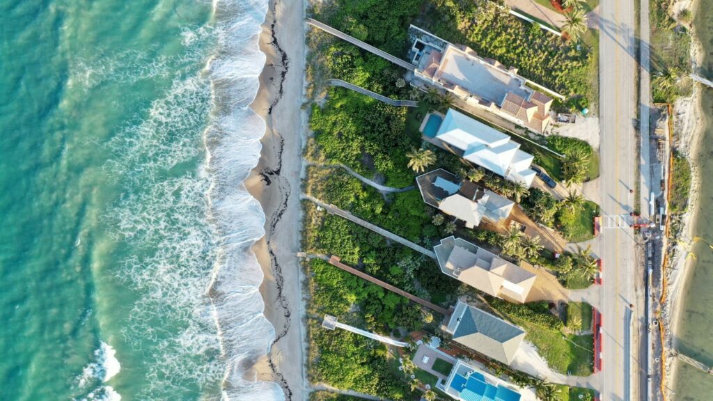 Acheter un bien immobilier en bord de mer en Tunisie : un investissement sûr et séduisant