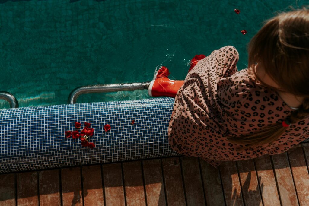 Comment hiverner une piscine : les étapes essentielles