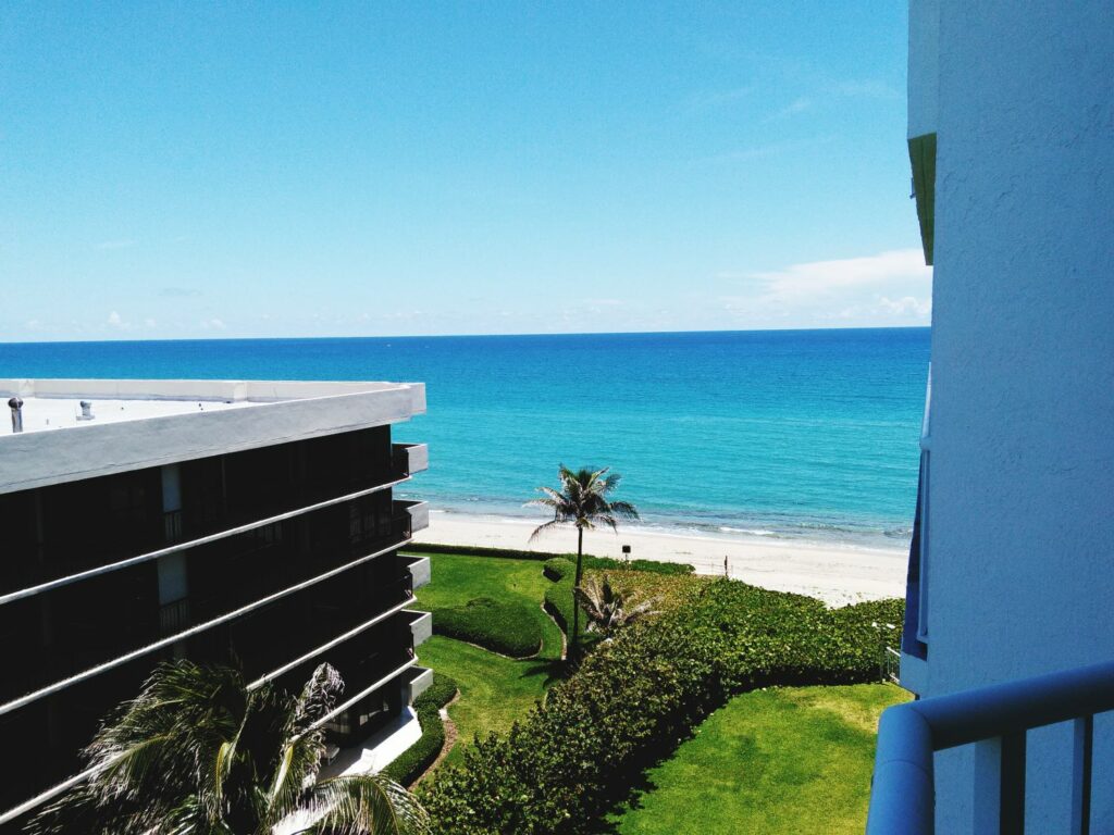 Investissement immobilier au front de mer: une stratégie rentable et sécurisée 